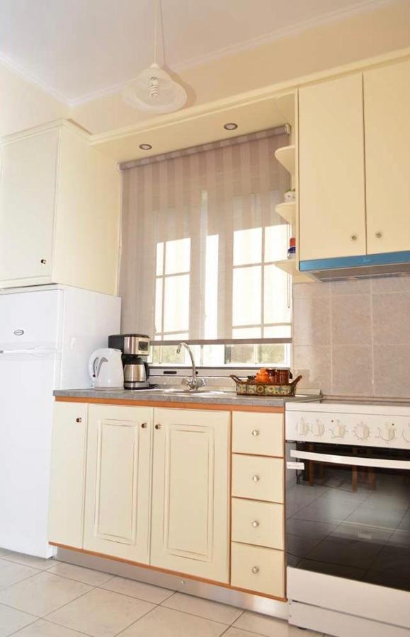 Troumpas Family Rooms & Apartments Leonídion Exterior foto
